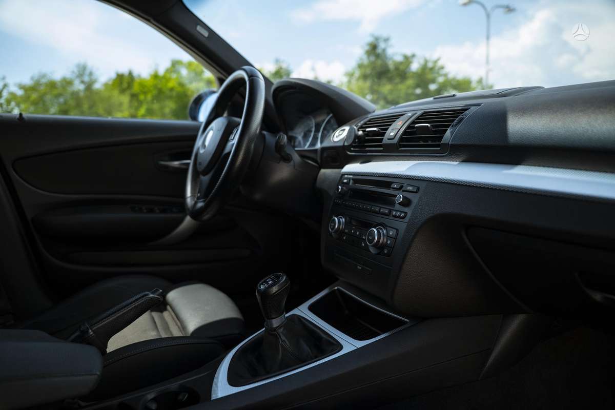 BMW 118, 2.0 l., Хэтчбек