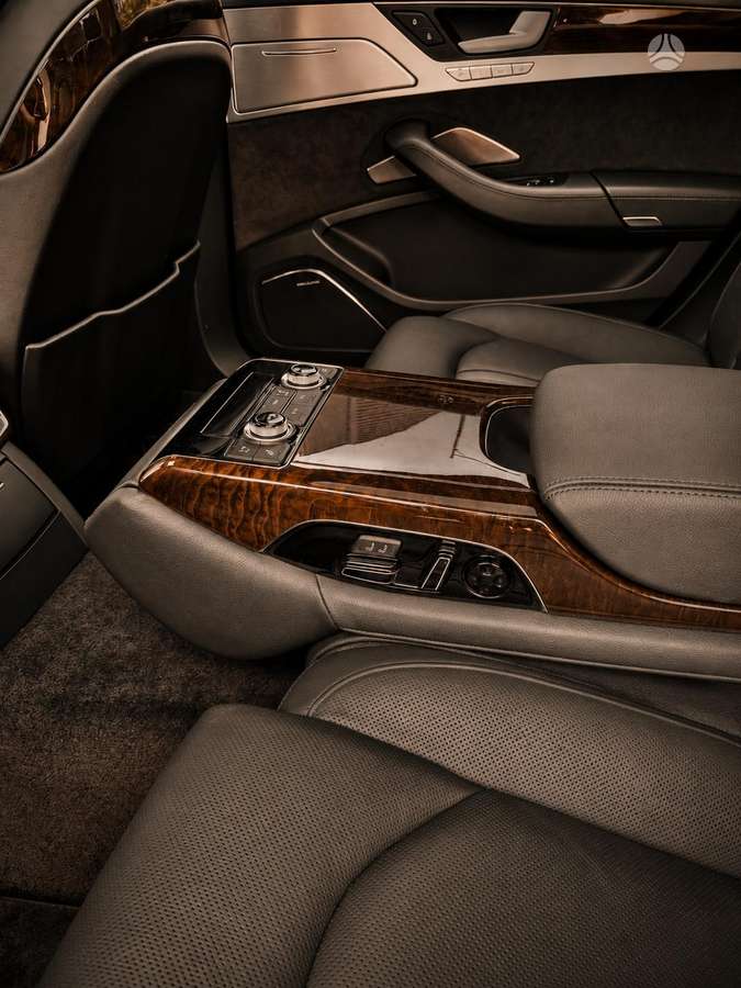 Audi A8, 4.0 l., Седан