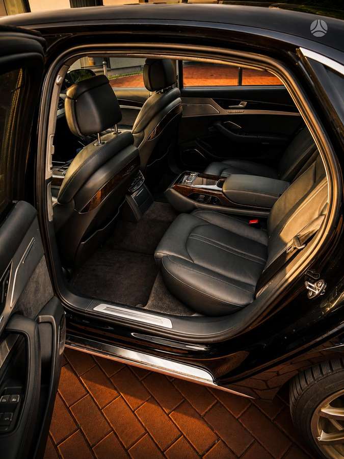 Audi A8, 4.0 l., Седан