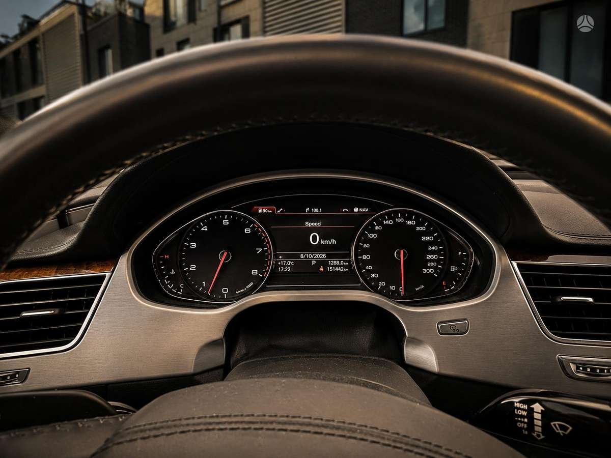 Audi A8, 4.0 l., Седан