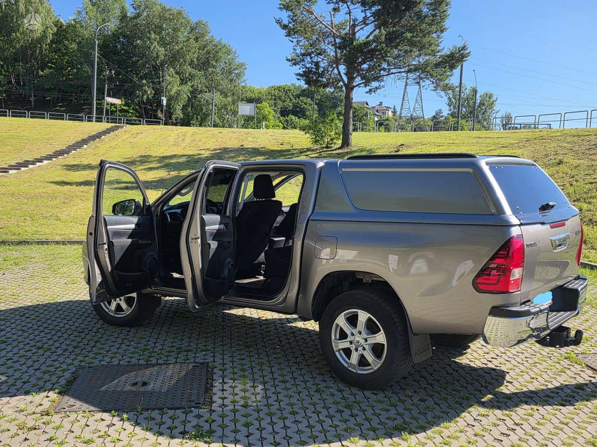 Toyota Hilux - 5