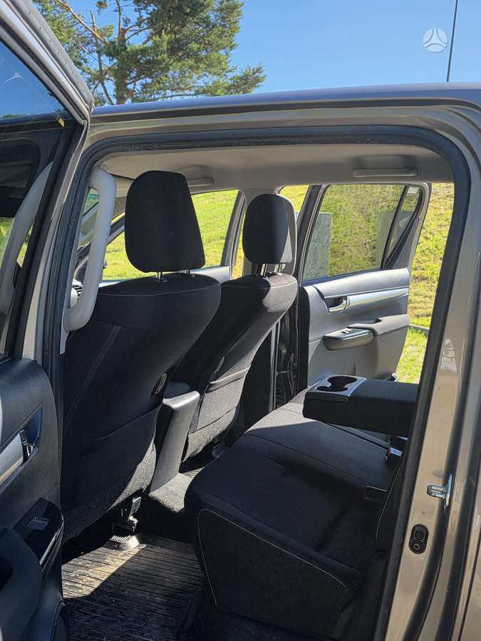 Toyota Hilux - 11