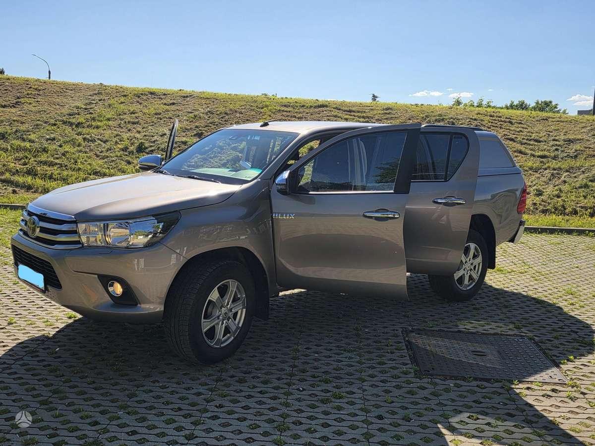 Toyota Hilux - 4