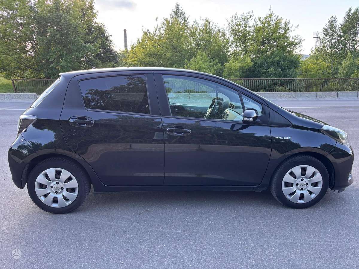 Toyota Yaris - 5