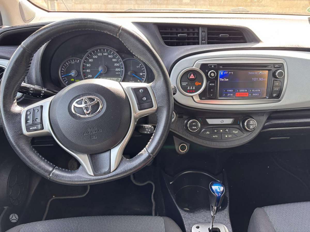 Toyota Yaris - 7