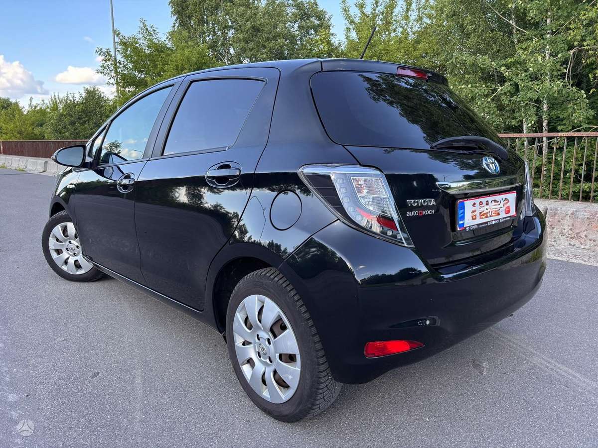 Toyota Yaris - 4