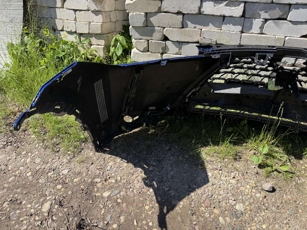 Lexus UX klasė Tik priekinis bamperis
