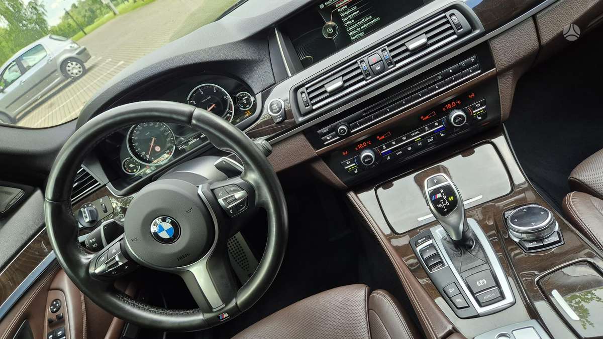 BMW M550, 3.0 l., Седан