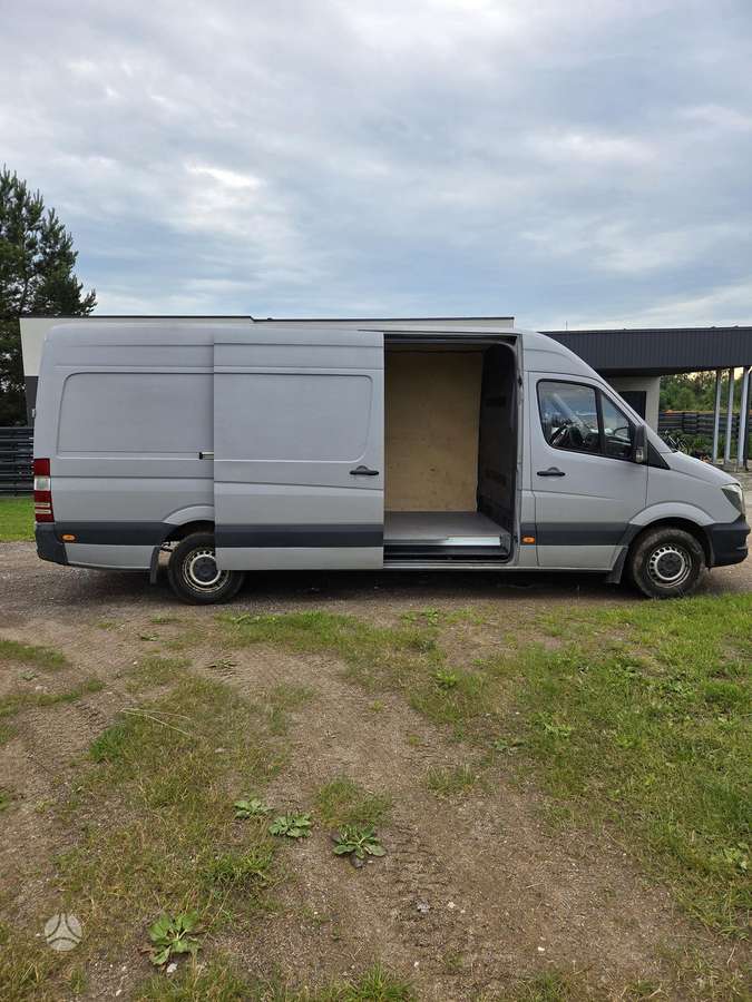 Mercedes-Benz Sprinter, cargo van