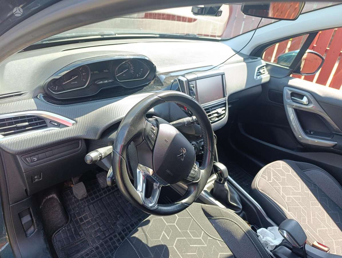 Peugeot 2008 - 10