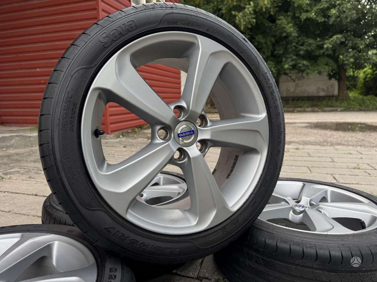 Volvo V40, light alloy, R17
