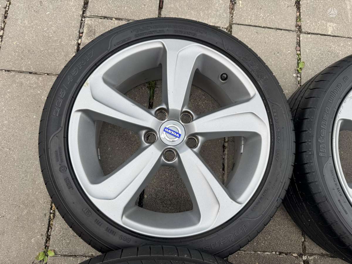Volvo V40, light alloy, R17