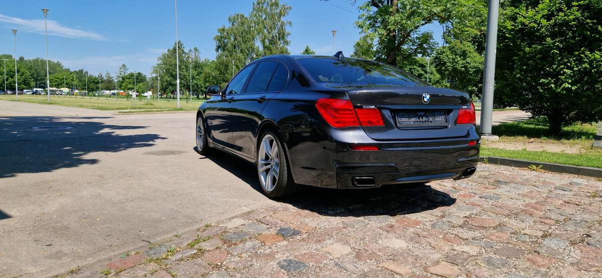 BMW 740, 3.0 l., Седан