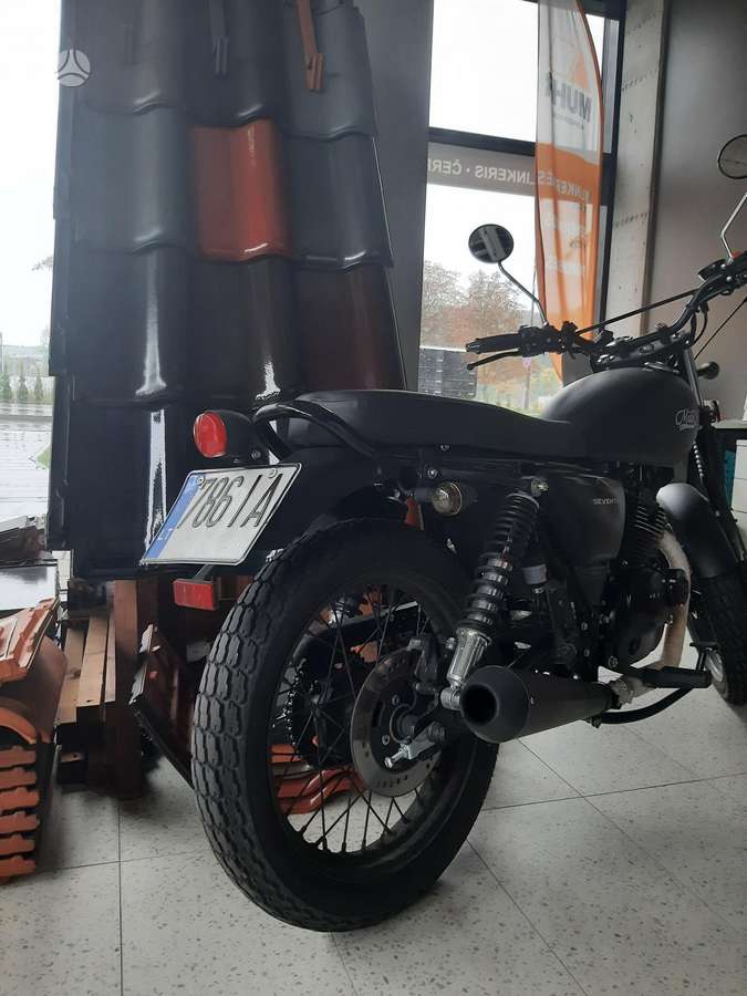 Mash Seventy 125cc, street / classic