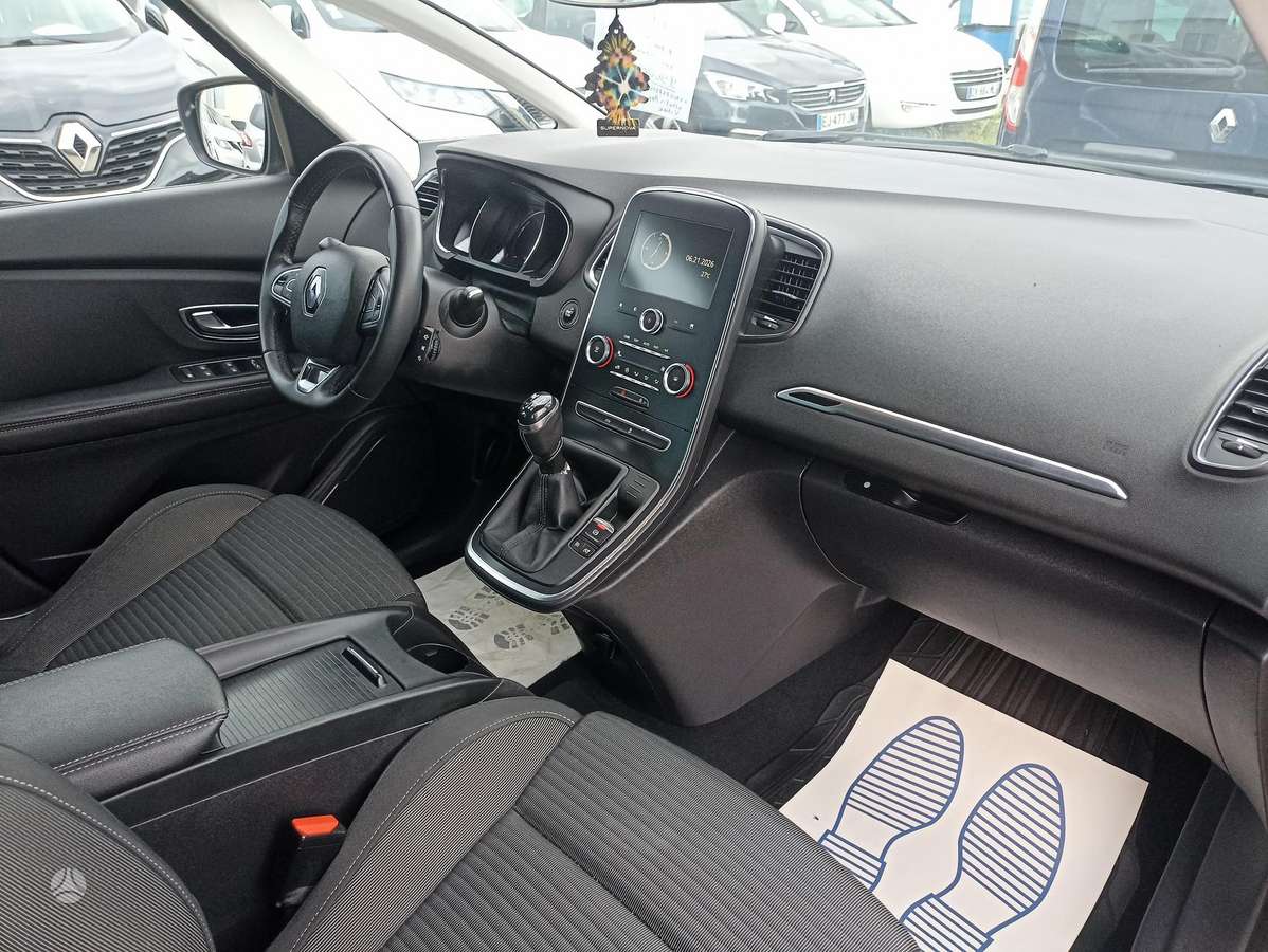 Renault Grand Scenic - 10