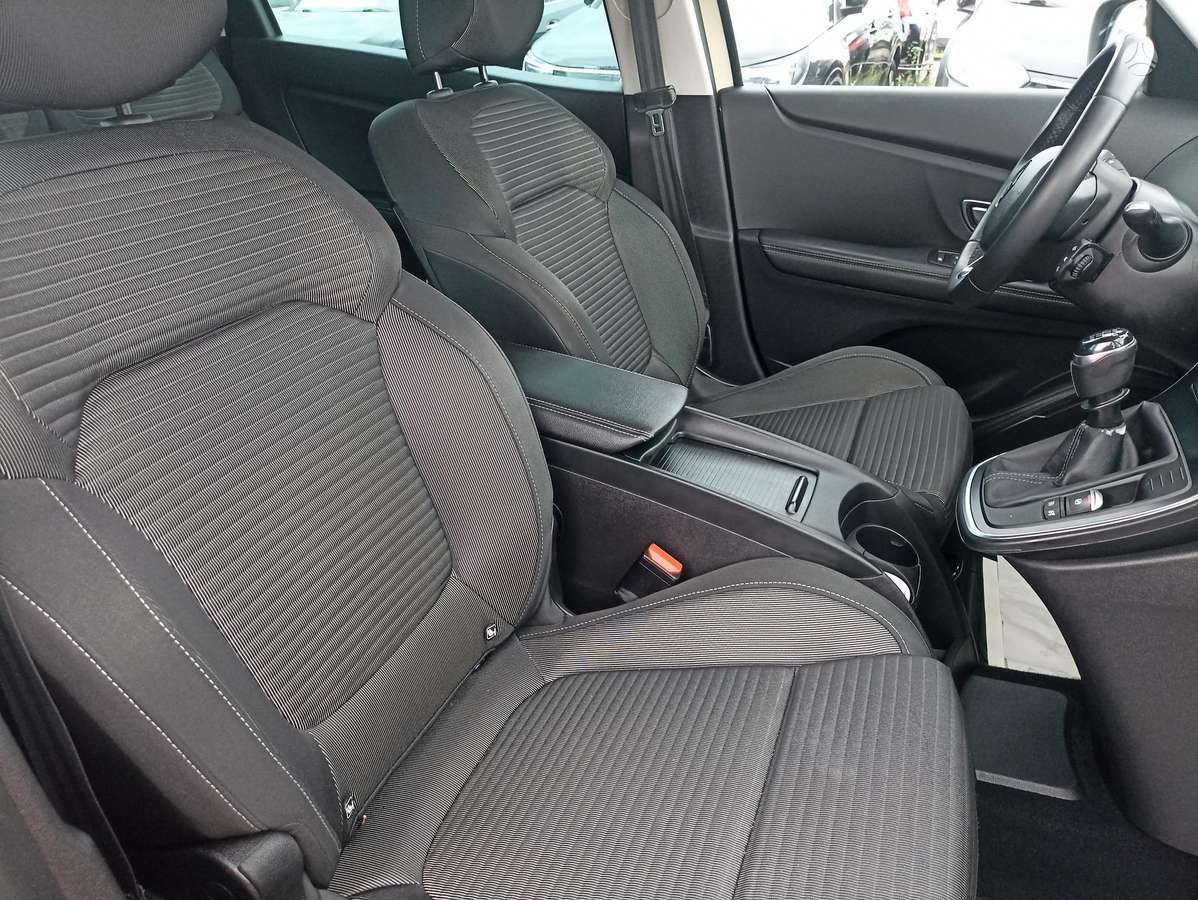 Renault Grand Scenic - 11