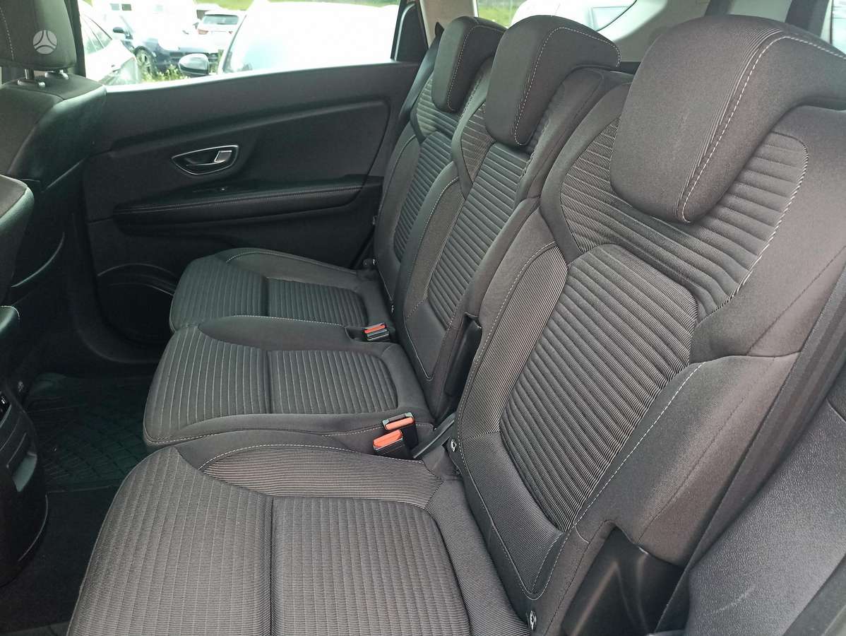 Renault Grand Scenic - 12