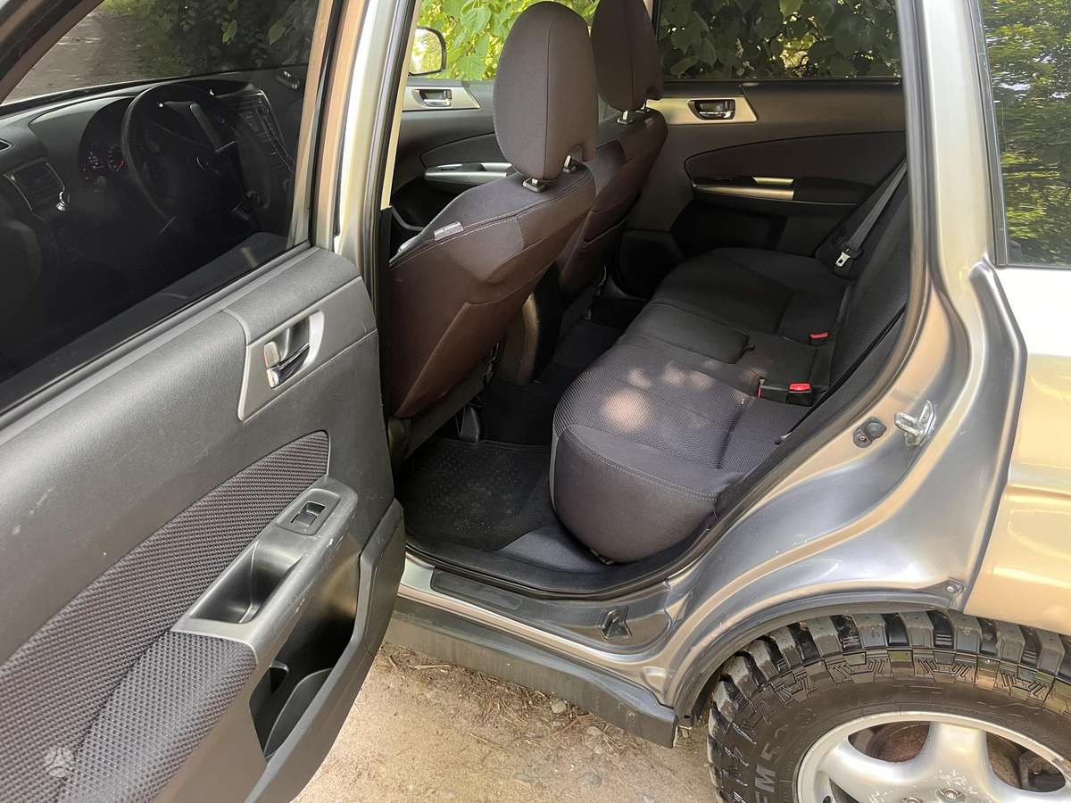 Subaru Forester, 2.0 l., Внедорожник / Кроссовер