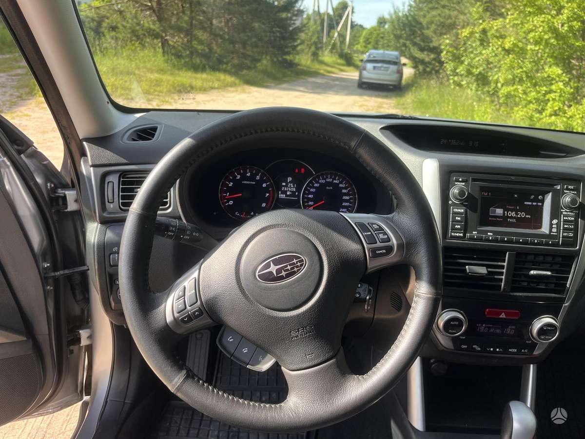 Subaru Forester, 2.0 l., Внедорожник / Кроссовер