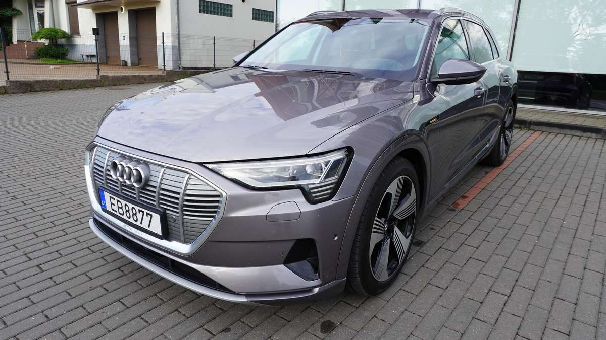 Audi e-tron, 95 kWh, off-road / crossover