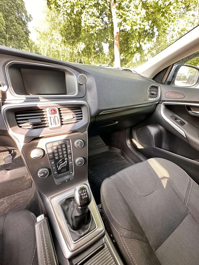 Volvo V40, 1.6 l., hatchback