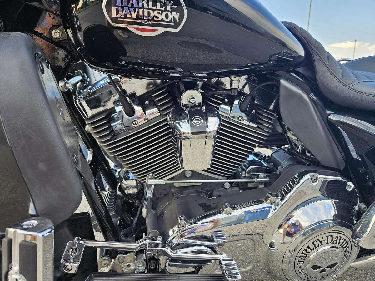 Harley-Davidson Electra Glide 1584cc, touring / sport touring