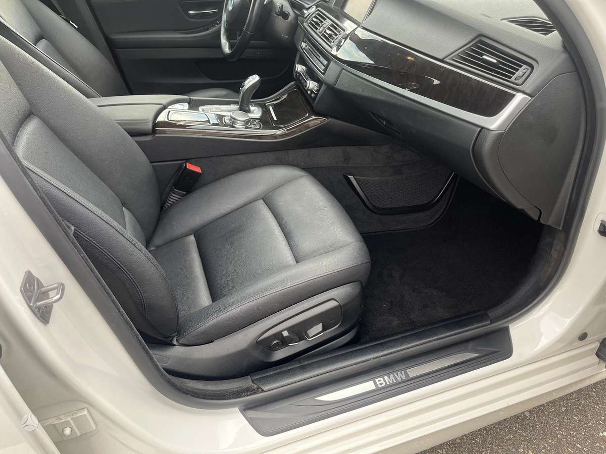 BMW 528, 2.0 l., saloon / sedan