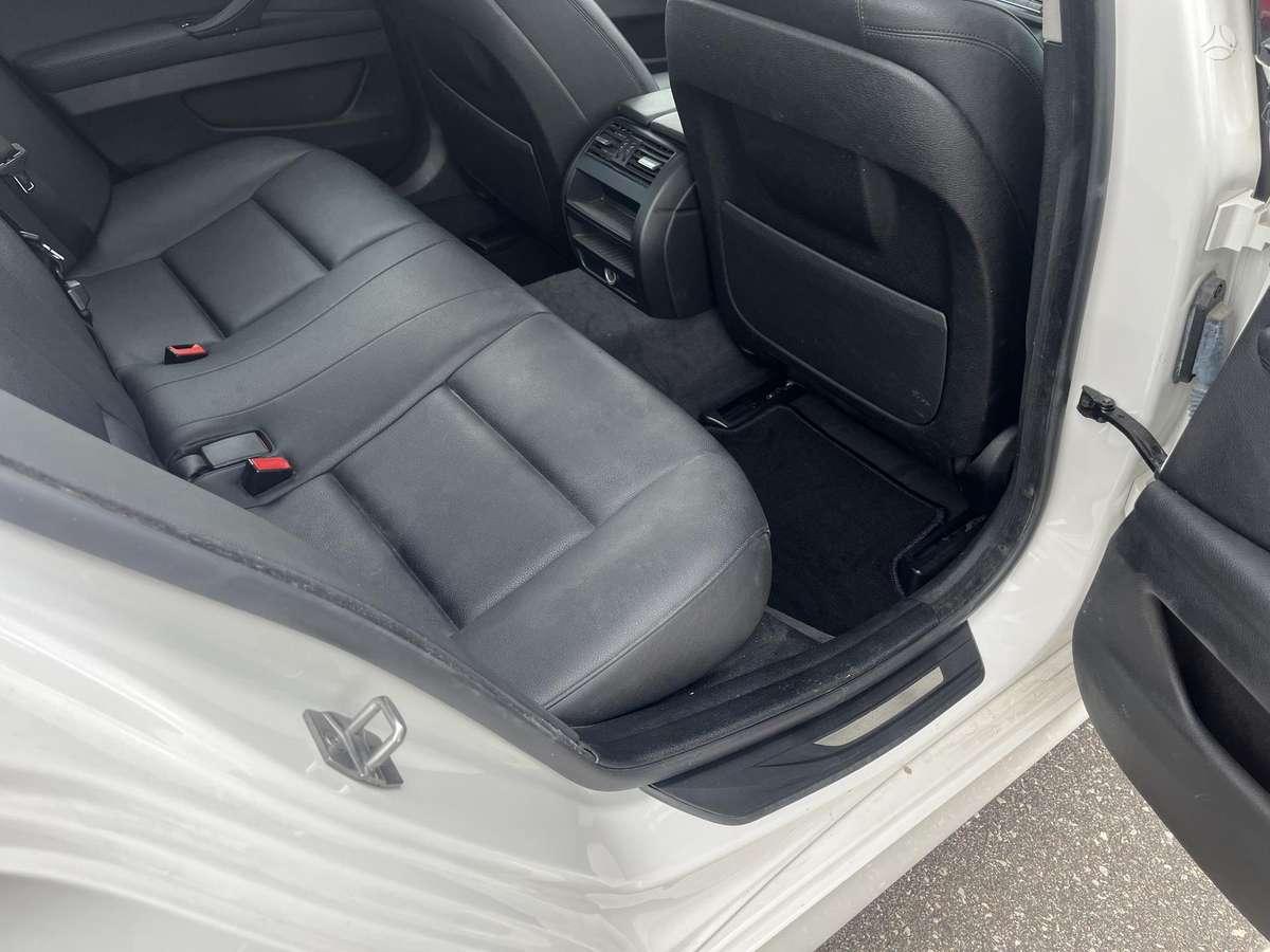 BMW 528, 2.0 l., saloon / sedan