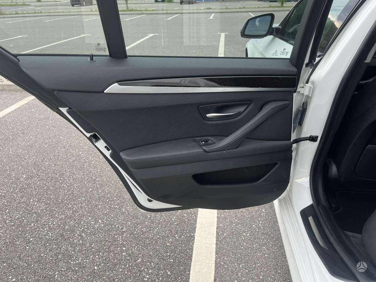 BMW 528, 2.0 l., saloon / sedan