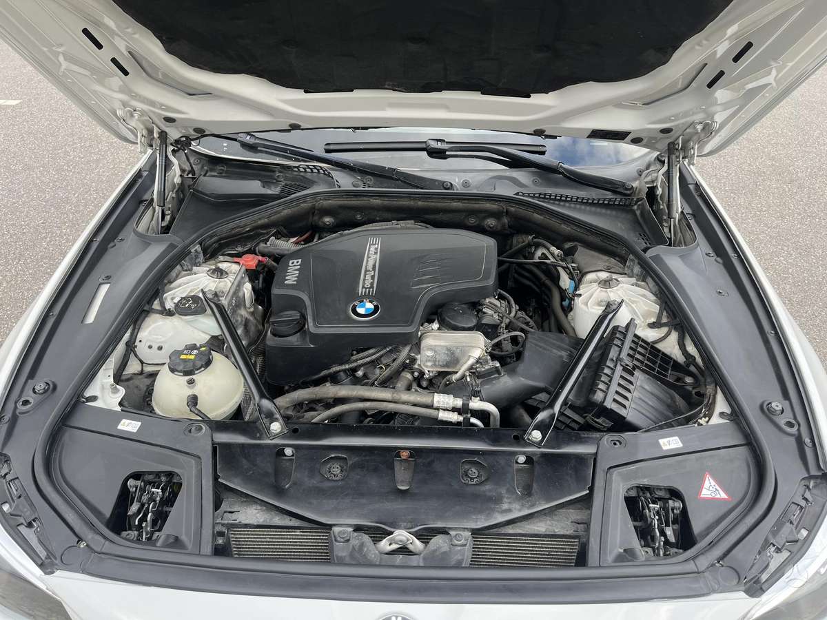 BMW 528, 2.0 l., saloon / sedan