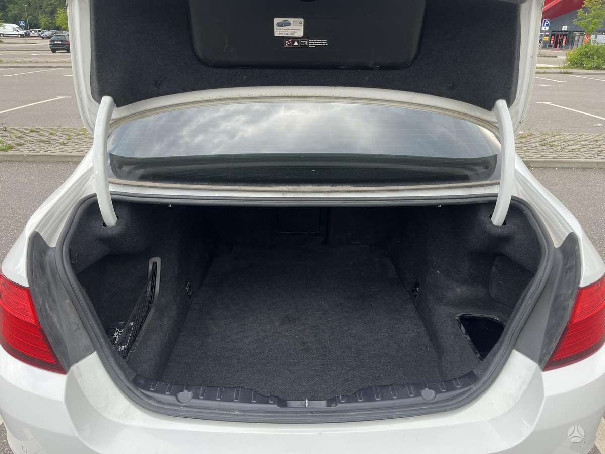 BMW 528, 2.0 l., Седан