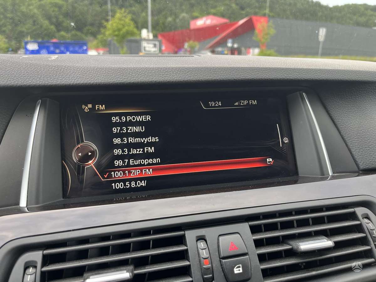 BMW 528, 2.0 l., Седан