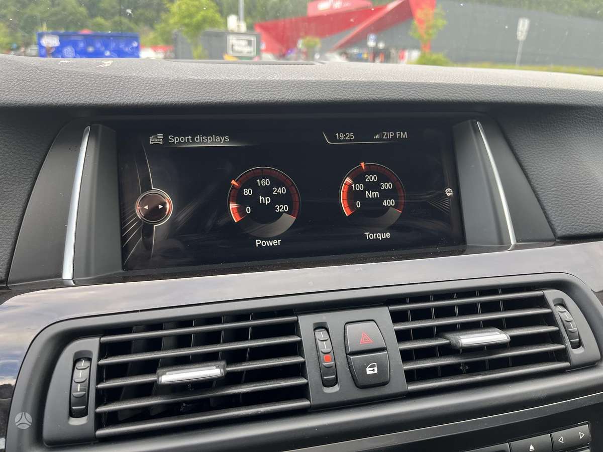 BMW 528, 2.0 l., Седан