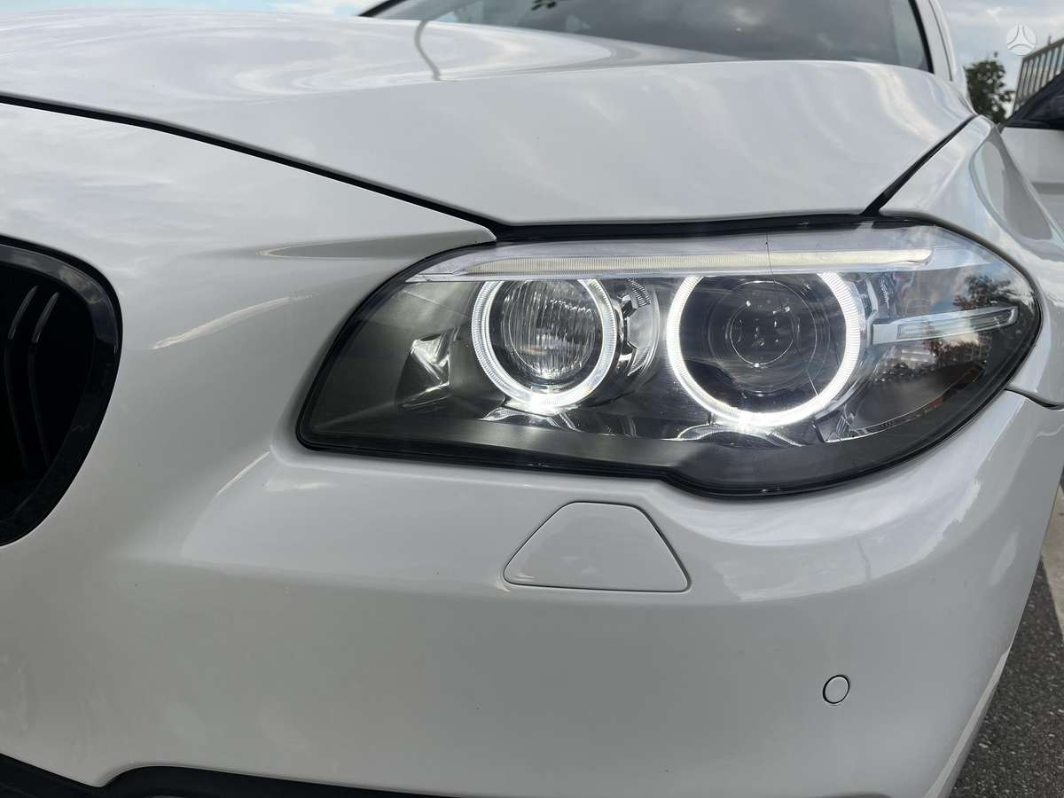 BMW 528, 2.0 l., saloon / sedan
