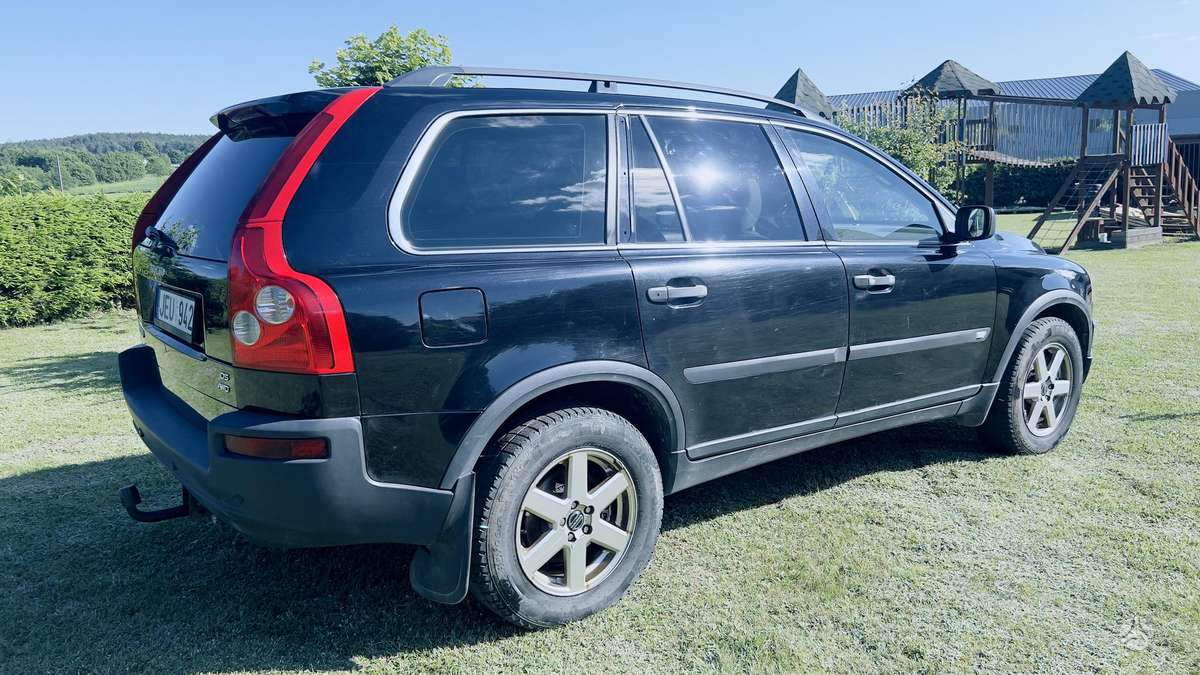 Volvo XC90, 2.4 l., off-road / crossover