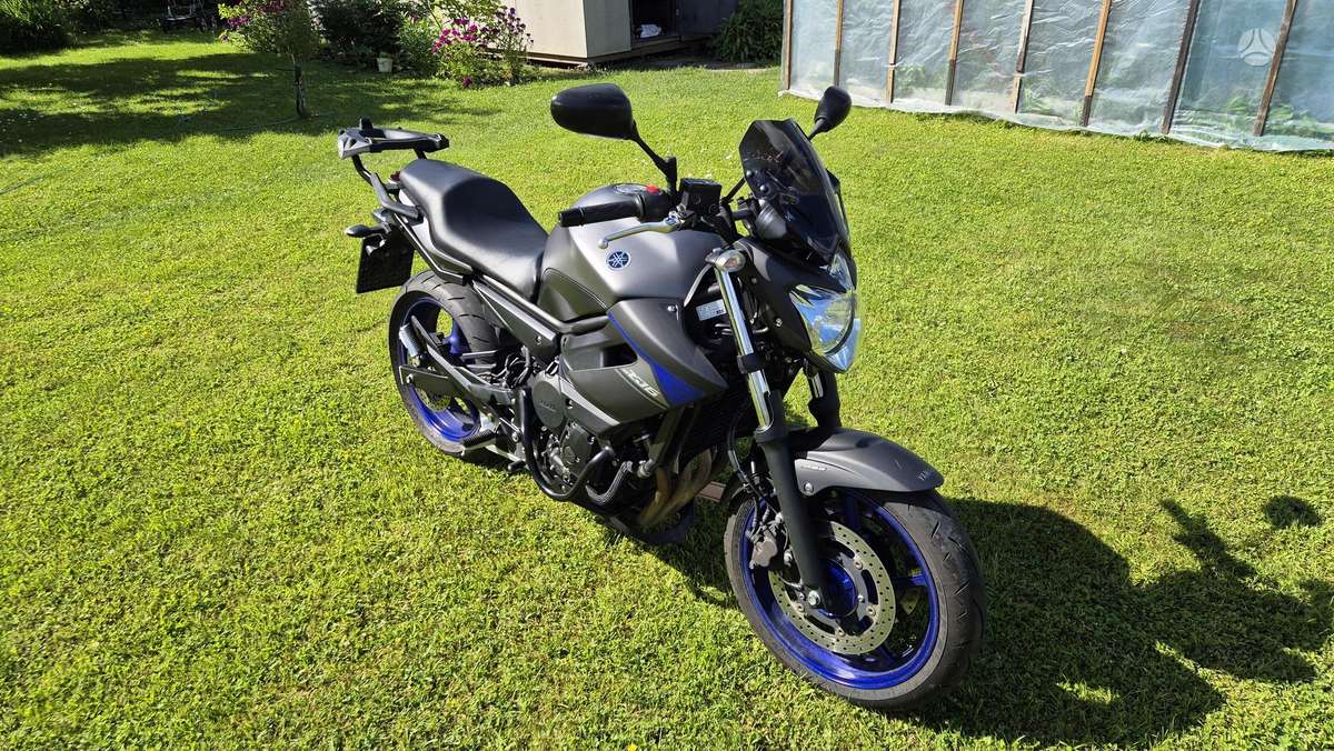Yamaha XJ6 600cc, street / classic
