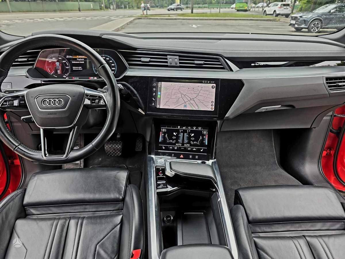 Audi e-tron, 95 kWh, off-road / crossover