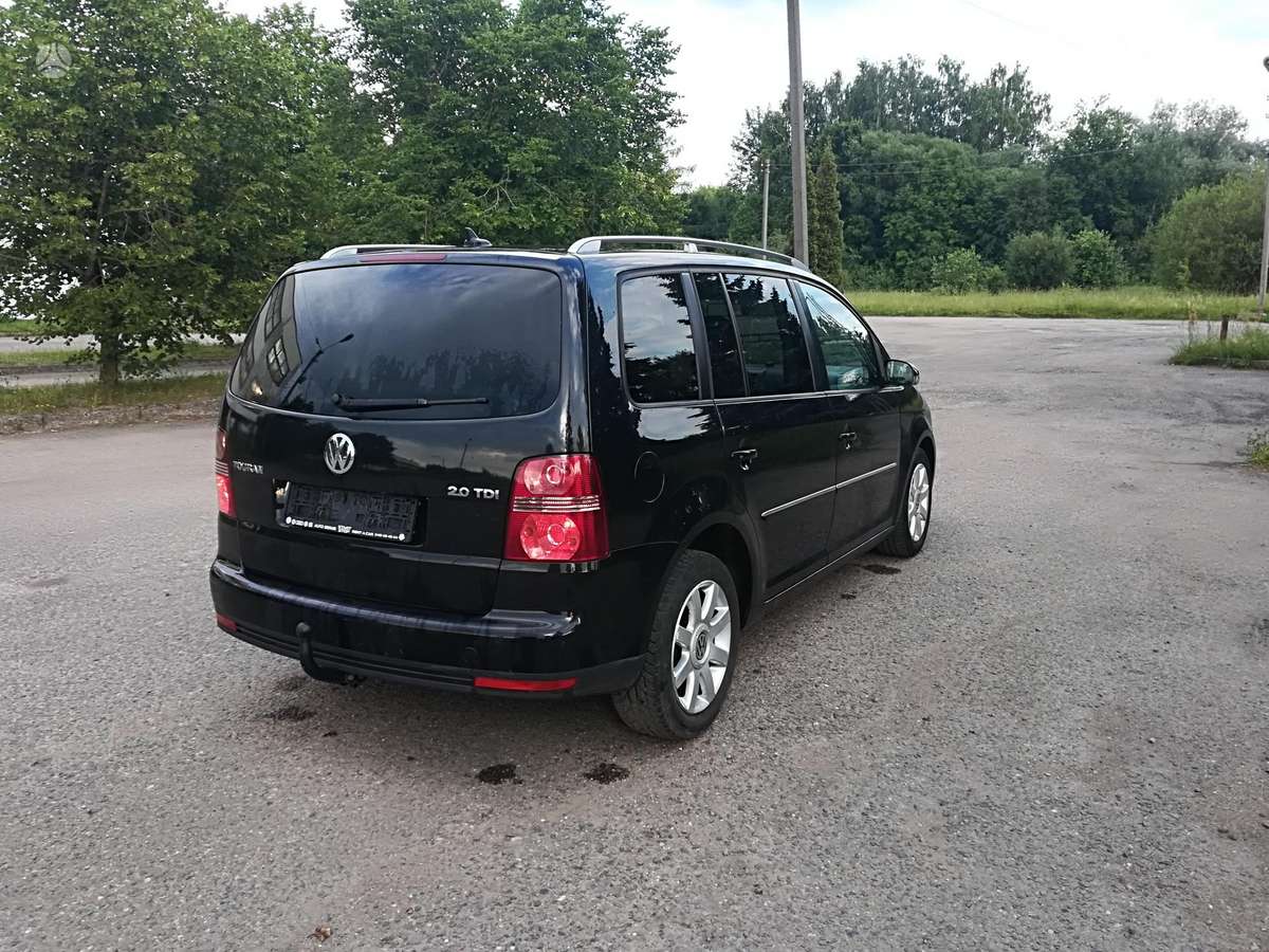 Volkswagen Touran - 6