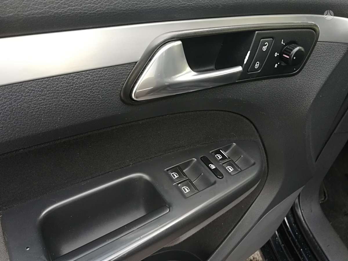 Volkswagen Touran - 9