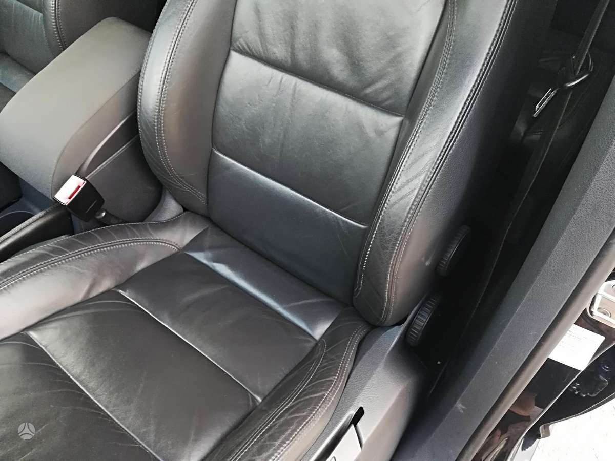 Volkswagen Touran - 10