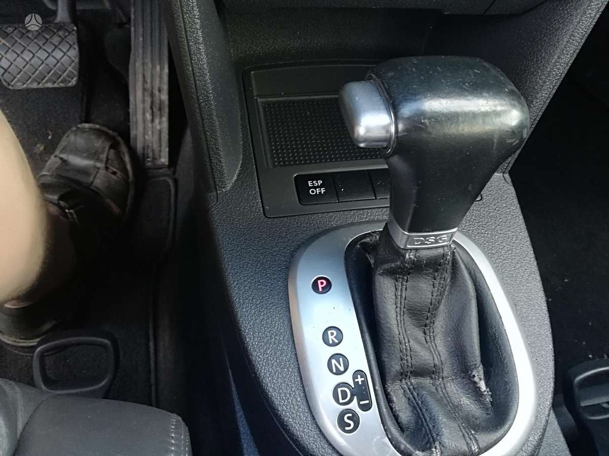 Volkswagen Touran - 12