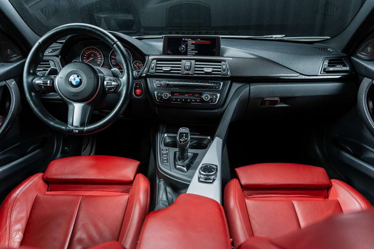 BMW 335, 3.0 l., Седан