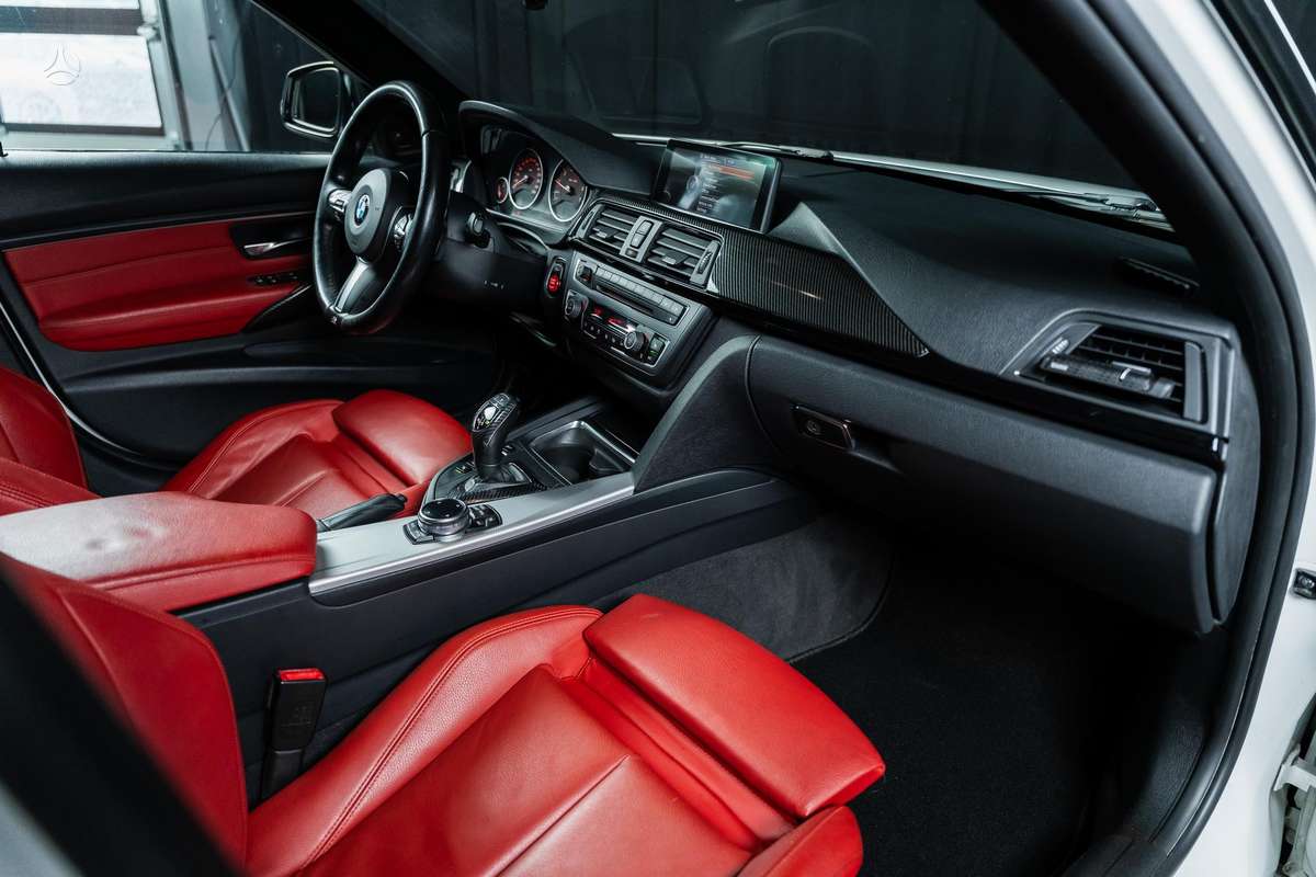 BMW 335, 3.0 l., Седан
