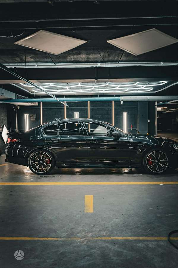 BMW M5, 4.4 l., Седан
