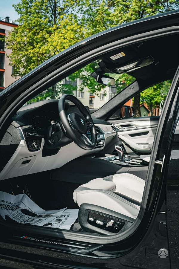 BMW M5, 4.4 l., Седан