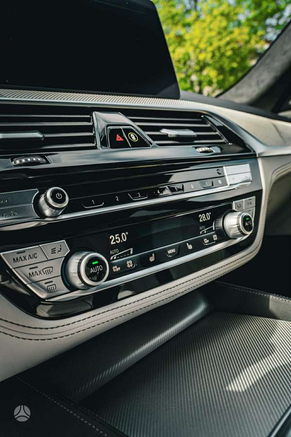 BMW M5, 4.4 l., Седан