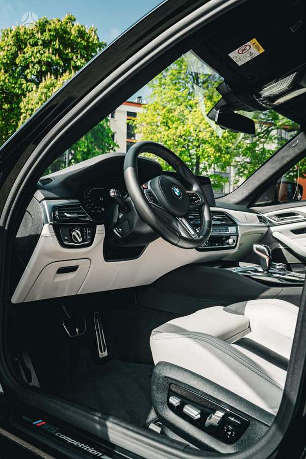 BMW M5, 4.4 l., Седан