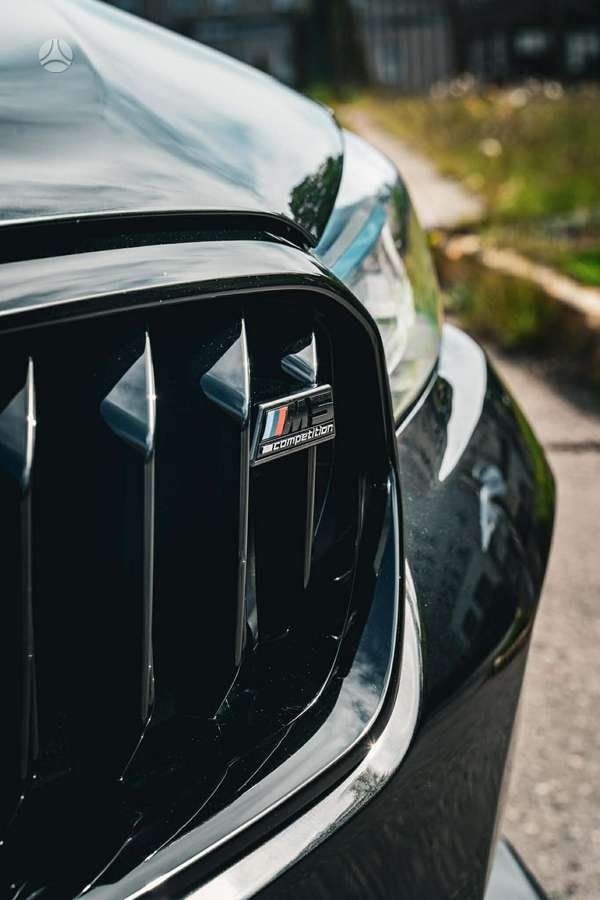 BMW M5, 4.4 l., Седан