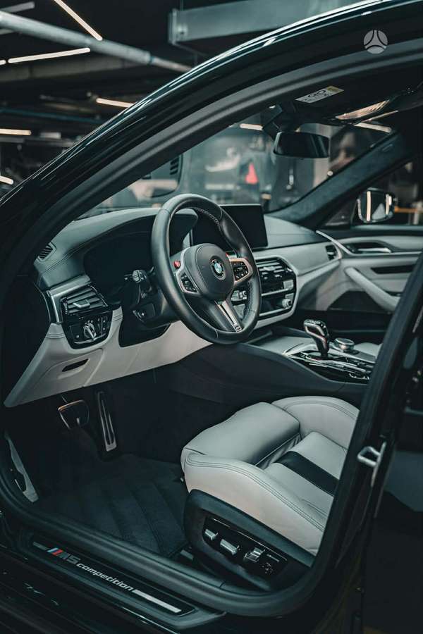 BMW M5, 4.4 l., Седан