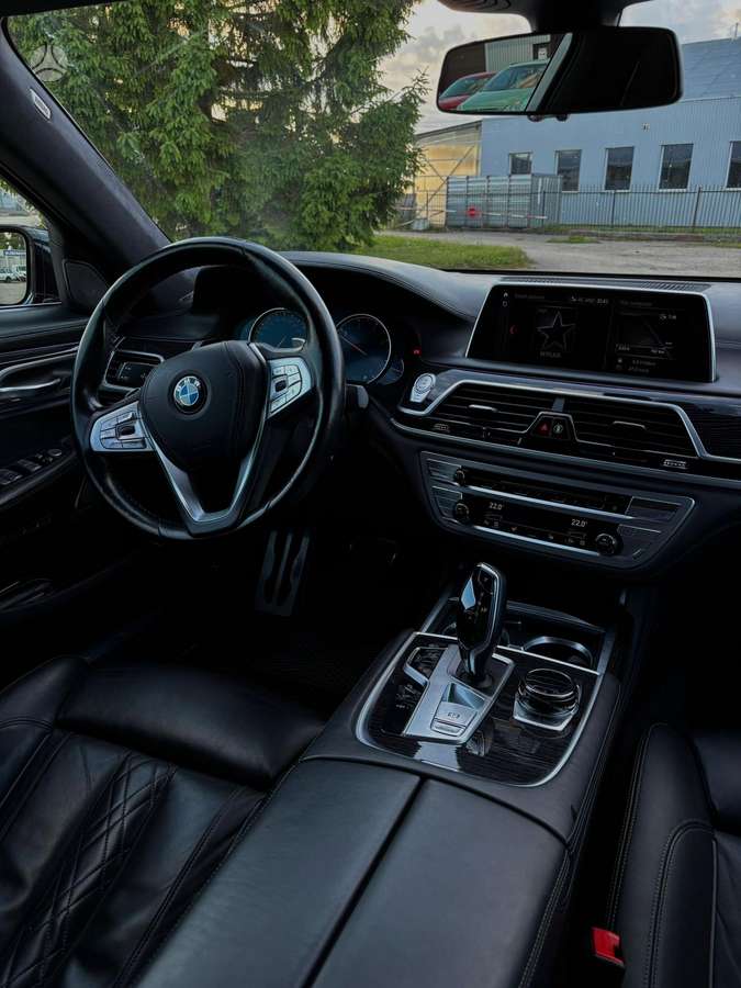BMW 730, 3.0 l., Седан